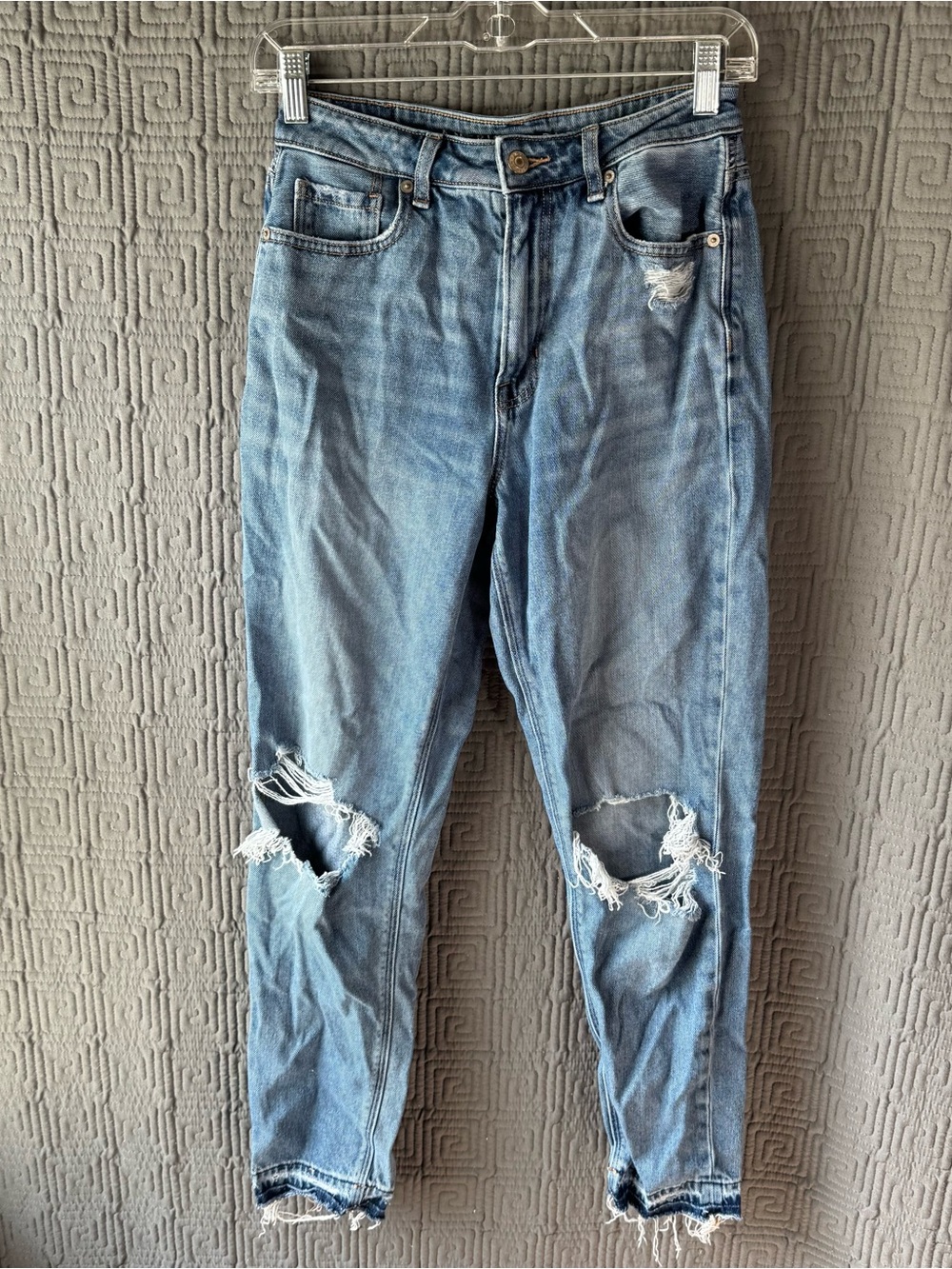 American Eagle Ripped Mom Jeans Womens Size 4 Regular Distressed High Rise Blue